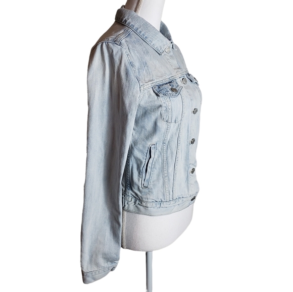 Gap Denim Jean Jacket Size XS Light Blue Wash 100% Cotton Fitted Y2K Classic - Picture 2 of 14